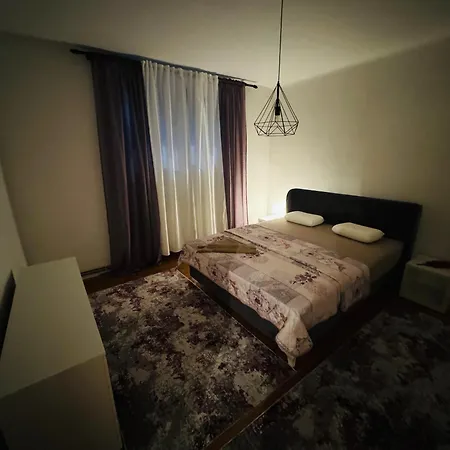 Miss Nareen's Apartment, Free Garage Spot