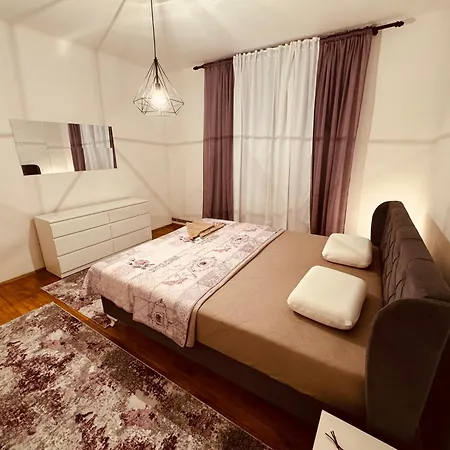 דירה Miss Nareen's Apartment, Free Garage Spot *