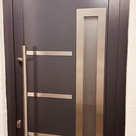 Miss Nareen's Apartment, Free Garage Spot