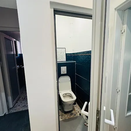 Miss Nareen's Apartment, Free Garage Spot Apartment Sarajevo