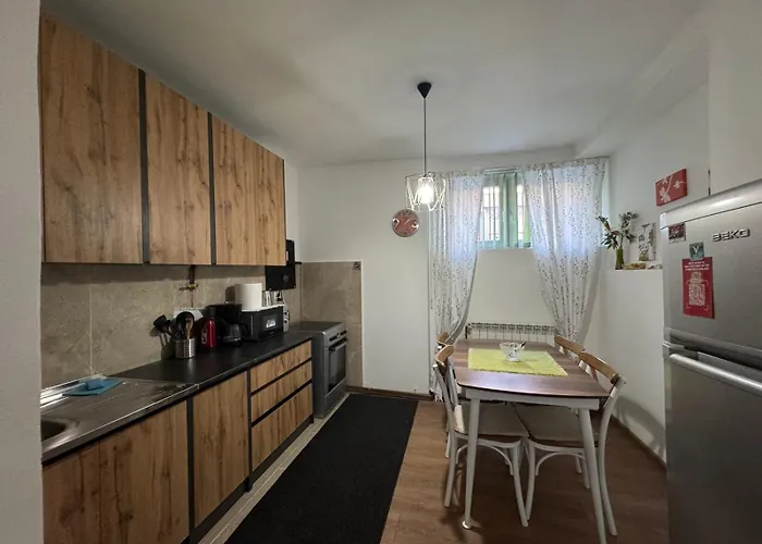 Appartamento Miss Nareen's Apartment, Free Garage Spot